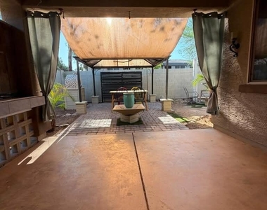 7712 S 36th Way - Photo Thumbnail 11
