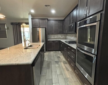 7712 S 36th Way - Photo Thumbnail 6