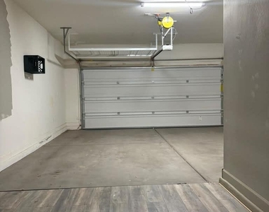 7712 S 36th Way - Photo Thumbnail 9