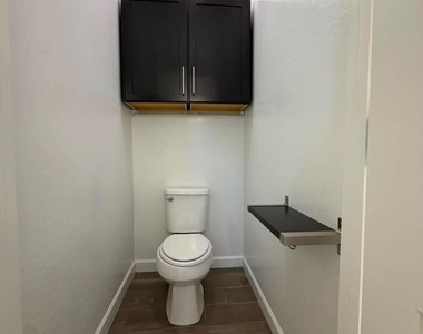 7712 S 36th Way - Photo Thumbnail 18