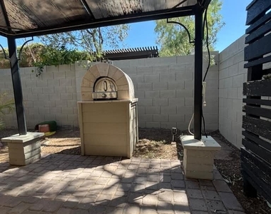 7712 S 36th Way - Photo Thumbnail 12
