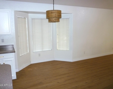 9139 W Canyon Drive - Photo Thumbnail 5
