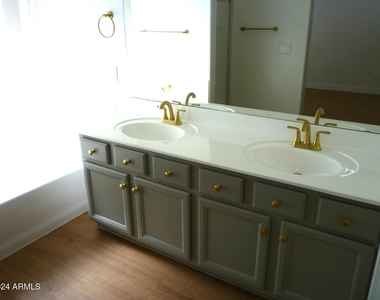 9139 W Canyon Drive - Photo Thumbnail 7