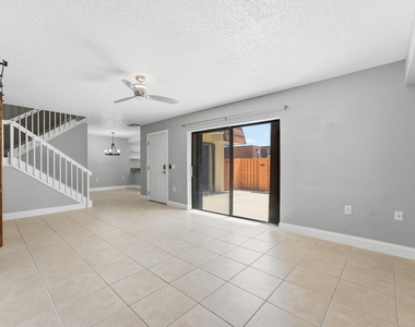 236 Charter Way - Photo Thumbnail 4