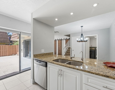 236 Charter Way - Photo Thumbnail 29