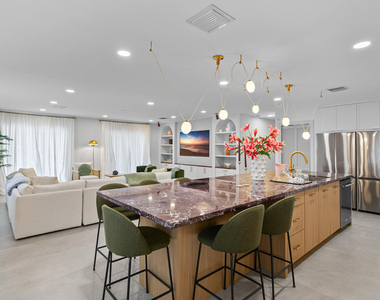 1050 Sw 1st Street - Photo Thumbnail 13