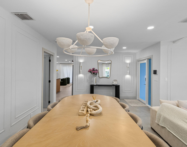 1050 Sw 1st Street - Photo Thumbnail 9