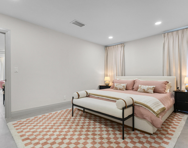 1050 Sw 1st Street - Photo Thumbnail 16