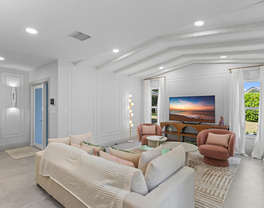 1050 Sw 1st Street - Photo Thumbnail 6