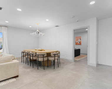 1050 Sw 1st Street - Photo Thumbnail 8