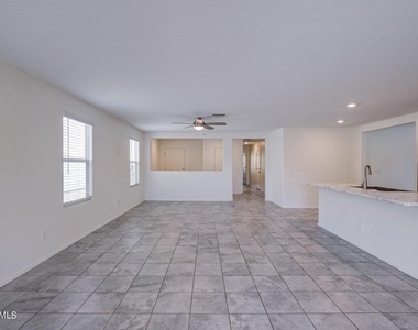 12645 W Palmaire Avenue - Photo Thumbnail 9