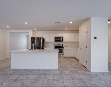 12645 W Palmaire Avenue - Photo Thumbnail 5