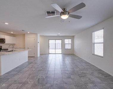 12645 W Palmaire Avenue - Photo Thumbnail 8