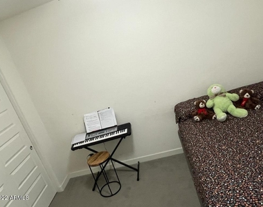 17359 N 10th Street - Photo Thumbnail 18