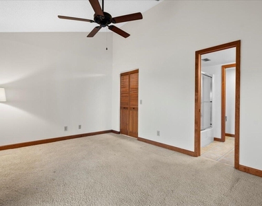 1481 Ne 14th Court - Photo Thumbnail 11