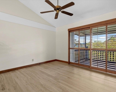 1481 Ne 14th Court - Photo Thumbnail 3