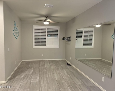 11554 W Lone Tree Trail - Photo Thumbnail 5