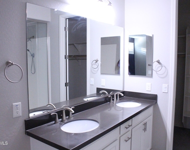 11554 W Lone Tree Trail - Photo Thumbnail 9