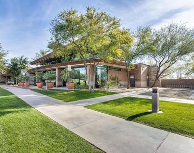 11554 W Lone Tree Trail - Photo Thumbnail 24