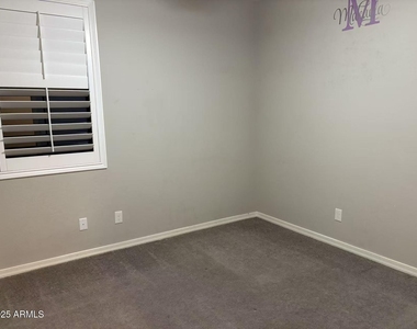 11554 W Lone Tree Trail - Photo Thumbnail 13