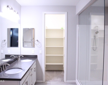11554 W Lone Tree Trail - Photo Thumbnail 10