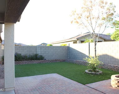 11554 W Lone Tree Trail - Photo Thumbnail 17