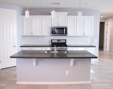 11554 W Lone Tree Trail - Photo Thumbnail 6