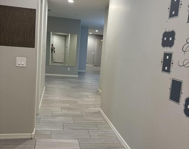 11554 W Lone Tree Trail - Photo Thumbnail 2
