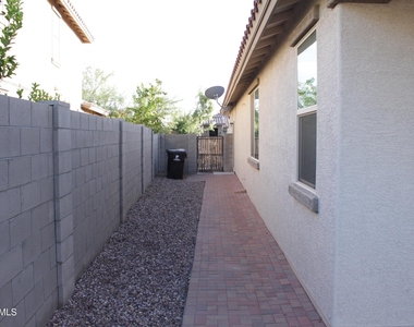 11554 W Lone Tree Trail - Photo Thumbnail 18