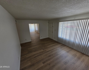 3850 W Caribbean Lane - Photo Thumbnail 6