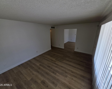 3850 W Caribbean Lane - Photo Thumbnail 9