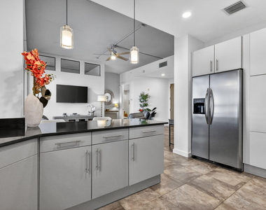 365 Se 6th Avenue - Photo Thumbnail 9