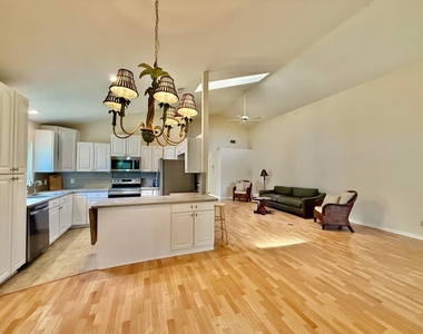 6008 Se Walkers Cay Court - Photo Thumbnail 9