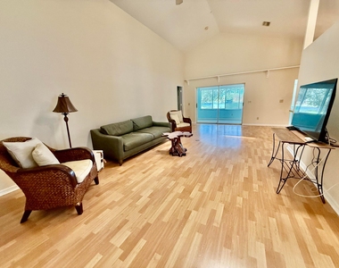 6008 Se Walkers Cay Court - Photo Thumbnail 12
