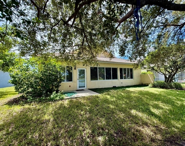 6008 Se Walkers Cay Court - Photo Thumbnail 18