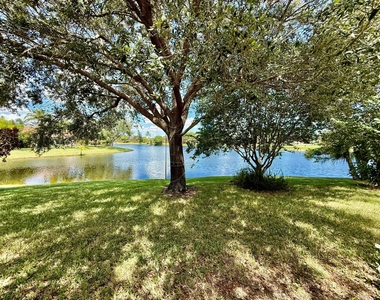 6008 Se Walkers Cay Court - Photo Thumbnail 16
