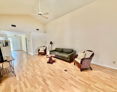 6008 Se Walkers Cay Court - Photo Thumbnail 11