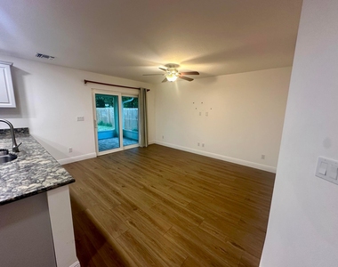 827 Se 6th Street - Photo Thumbnail 20