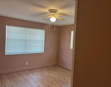 517 Silver Beach Road - Photo Thumbnail 6