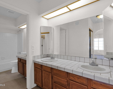819 N College Avenue - Photo Thumbnail 20