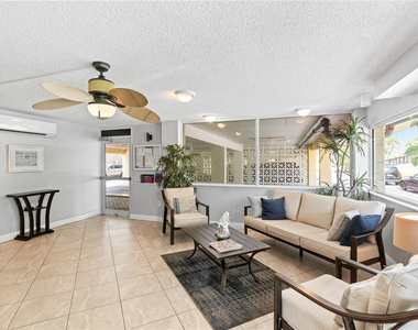 1161 Hillsboro Mile - Photo Thumbnail 20
