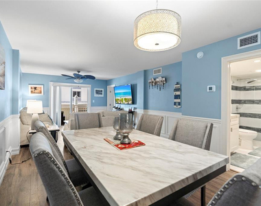 1161 Hillsboro Mile - Photo Thumbnail 8