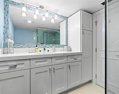 1161 Hillsboro Mile - Photo Thumbnail 13