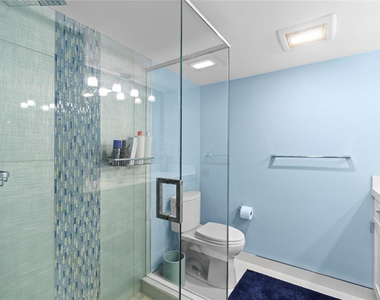 1161 Hillsboro Mile - Photo Thumbnail 39