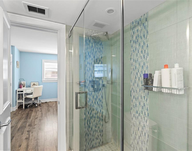 1161 Hillsboro Mile - Photo Thumbnail 40