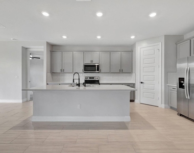 8606 Dahlia Circle - Photo Thumbnail 5