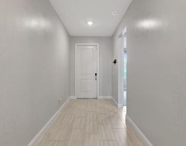 8606 Dahlia Circle - Photo Thumbnail 11