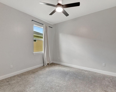8606 Dahlia Circle - Photo Thumbnail 20
