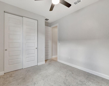 8606 Dahlia Circle - Photo Thumbnail 23