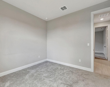 8606 Dahlia Circle - Photo Thumbnail 19